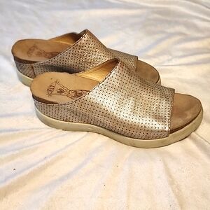 FLY LONDON platform slip on